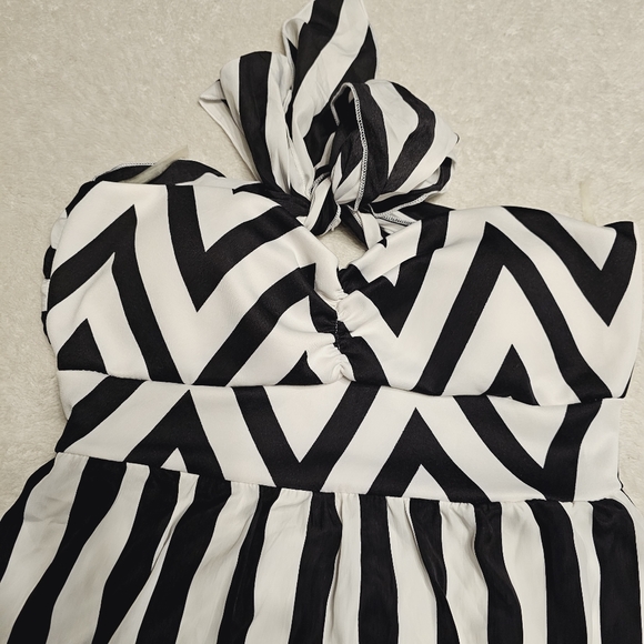 NWT "Seduction" Sleeveless Maxi Dress, Sz M, Black  and White NEW - Picture 5 of 9